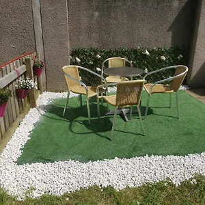 1 Bedroom Flat With Easy Parking/public Transport Appartement